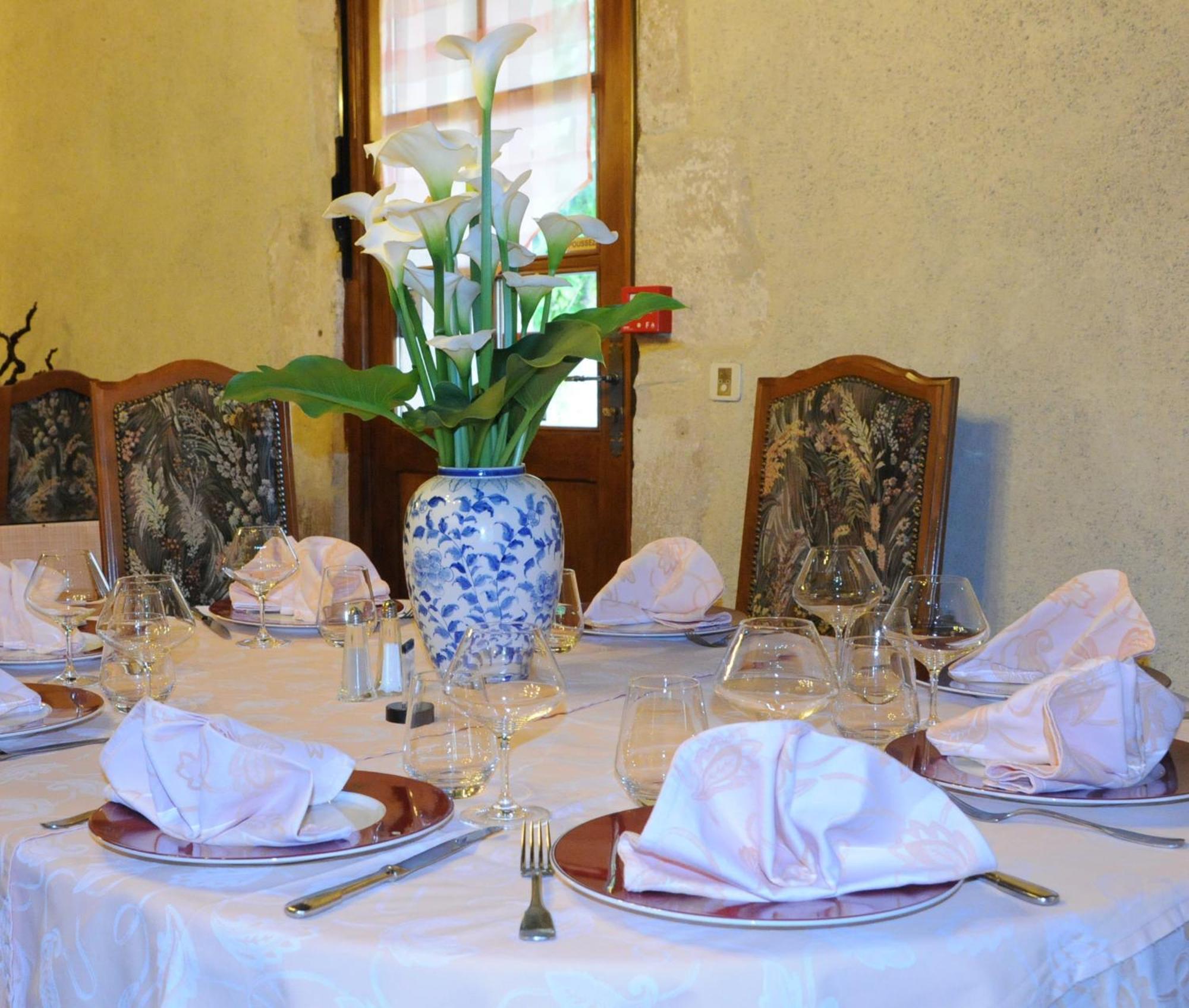 Logis Des Trois Maures Hotel Couches Ngoại thất bức ảnh