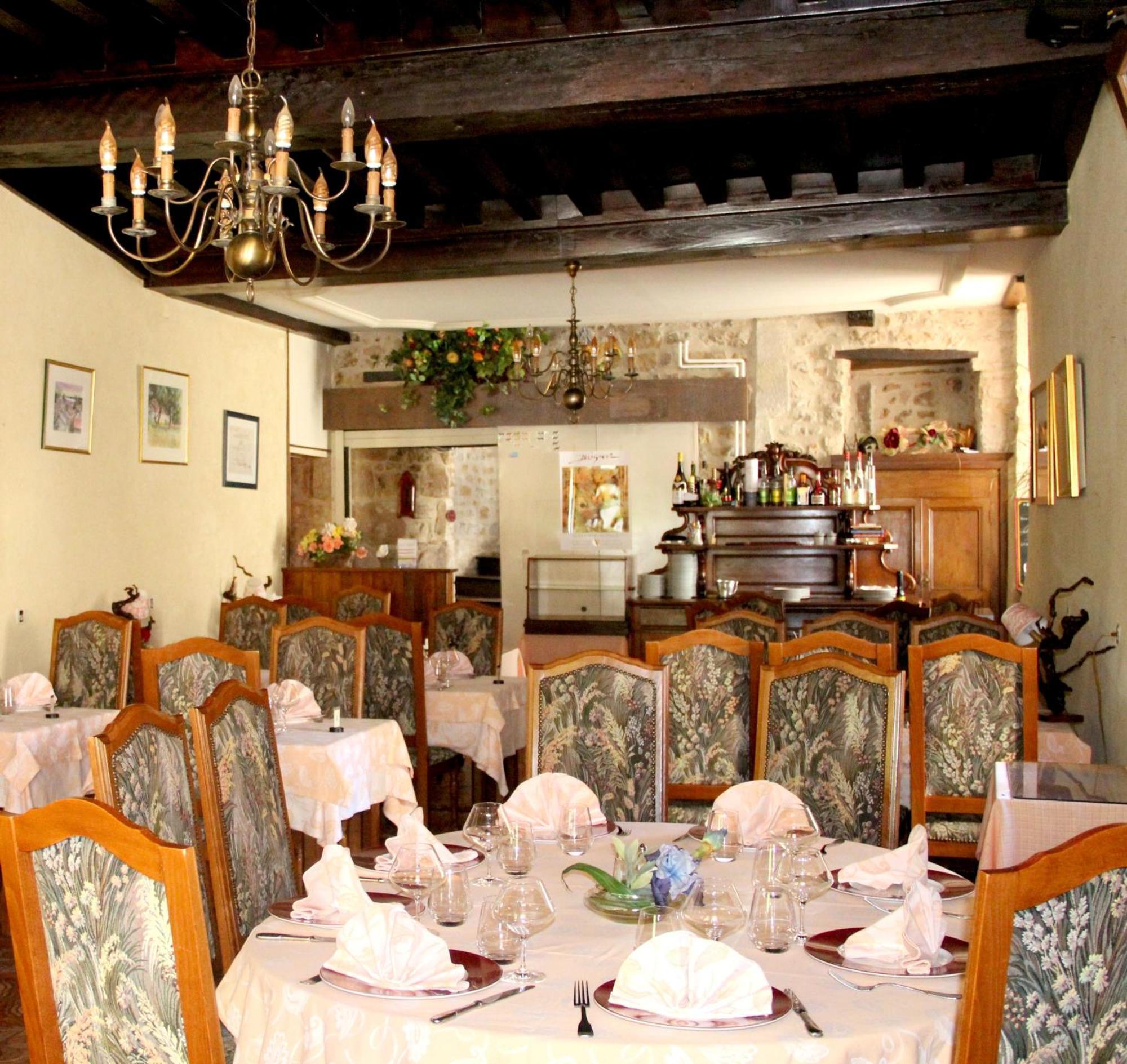 Logis Des Trois Maures Hotel Couches Ngoại thất bức ảnh
