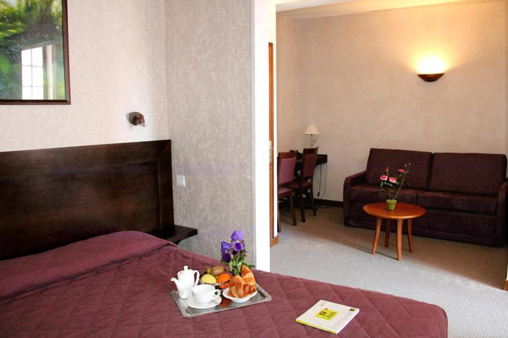 Logis Des Trois Maures Hotel Couches Phòng bức ảnh