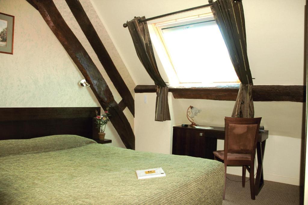 Logis Des Trois Maures Hotel Couches Phòng bức ảnh