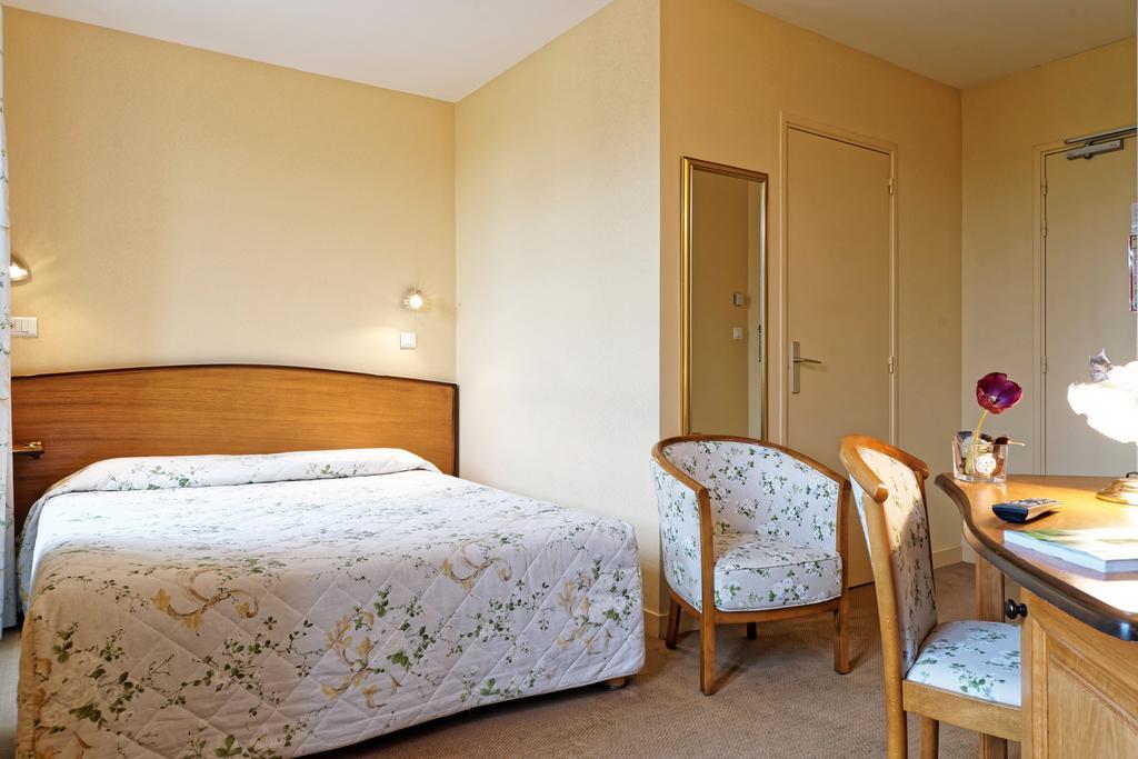 Logis Des Trois Maures Hotel Couches Ngoại thất bức ảnh