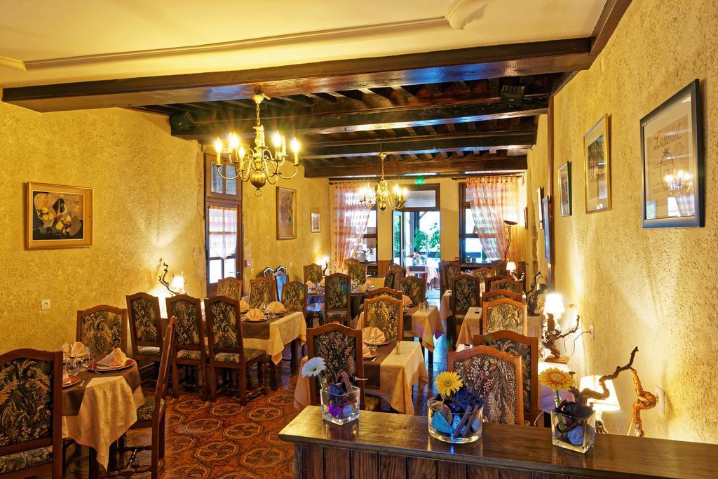 Logis Des Trois Maures Hotel Couches Ngoại thất bức ảnh