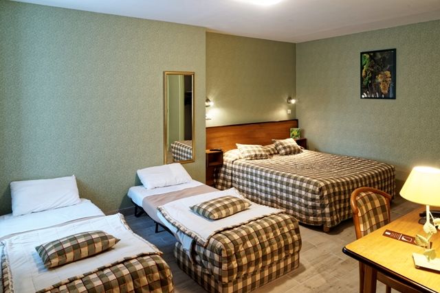 Logis Des Trois Maures Hotel Couches Ngoại thất bức ảnh