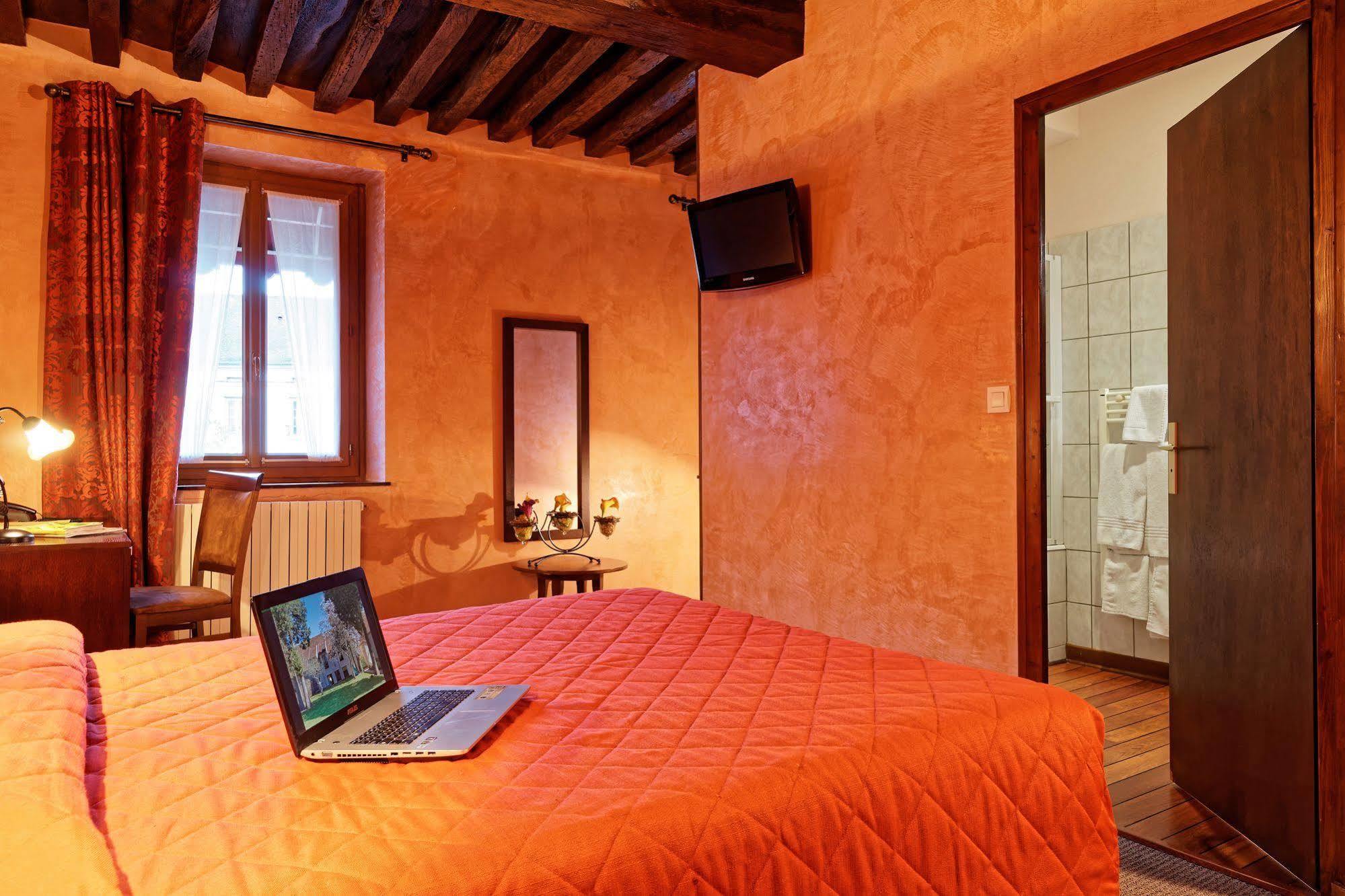 Logis Des Trois Maures Hotel Couches Ngoại thất bức ảnh
